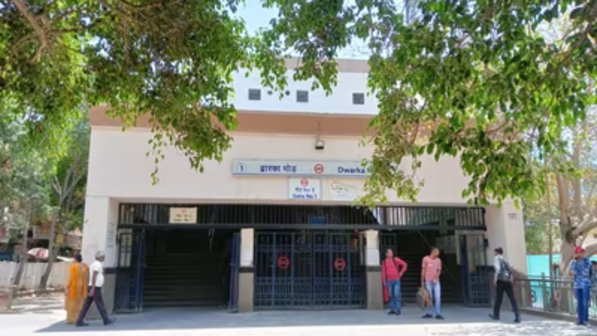 Why is Dwarka Mor the Best Location in Delhi for Flats and Living?