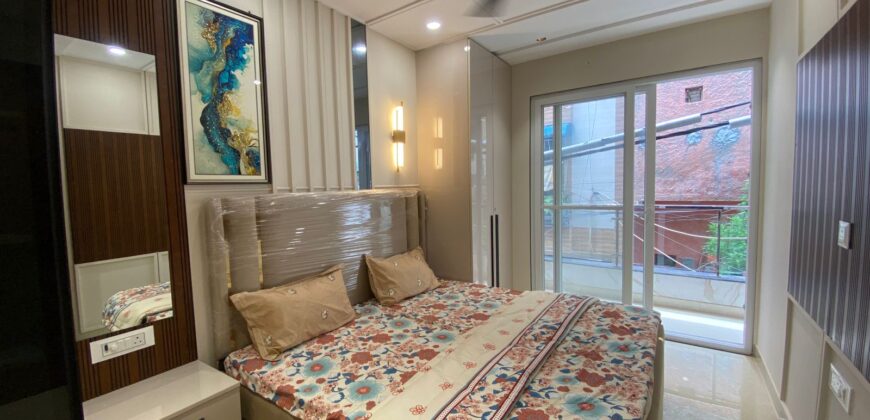 Budget 3 bhk Flat in Uttam Nagar Near Main Road