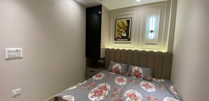 Budget 3 bhk Flat in Uttam Nagar Near Main Road