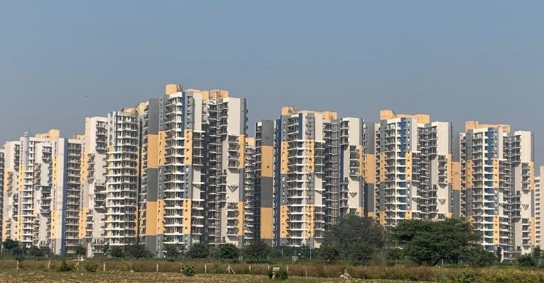 Dwarka High Rise Society — Kya woh 2/3BHK ke liye zyada paise maang raha hai?