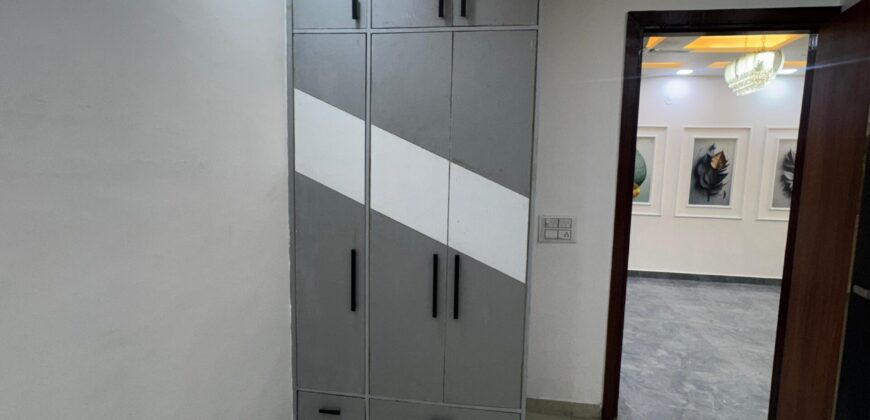 Luxury 3 BHK Flat with Lift + Parking | Prime Location Mohan Garden