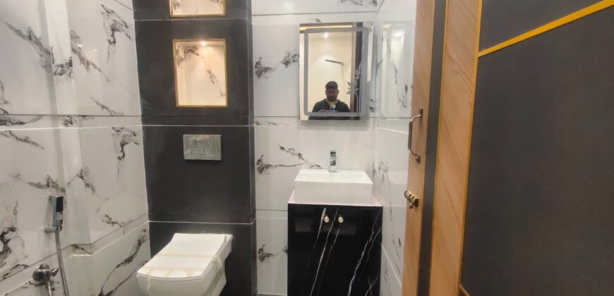 2 BHK Ready-to-Move Flat Near Hari krishna Public School, Delhi