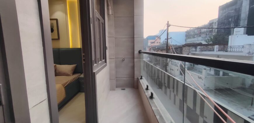Premium 3 BHK Flat for Sale in West Delhi | Metro Connectivity