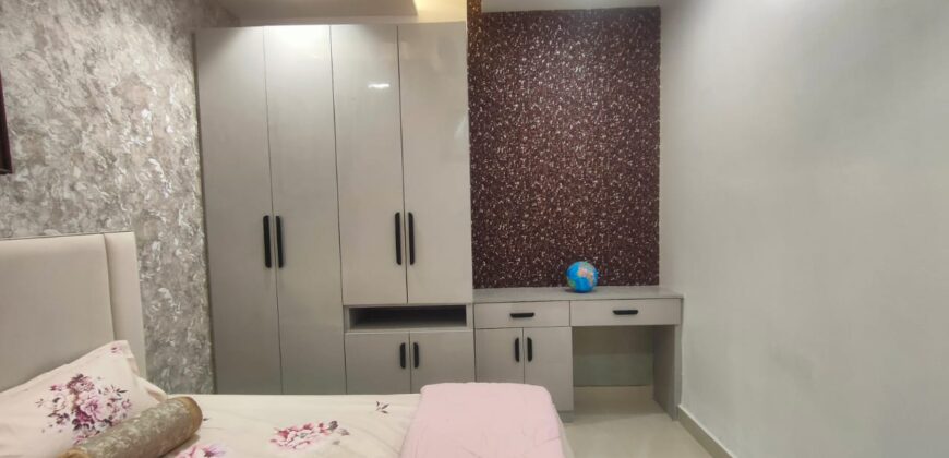 Freehold 3 BHK Flat in Dwarka Mor | Ready Registry