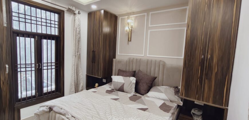 Low Budget 3 BHK Flat Near Dwarka Mor Metro Station