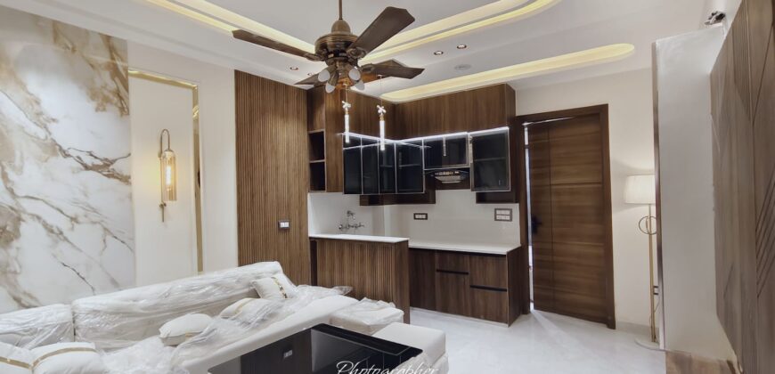 Premium 2 BHK Flat in Uttam Nagar | Close to Metro