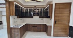 3 BHK Flat with Parking in Uttam Nagar Near Metro