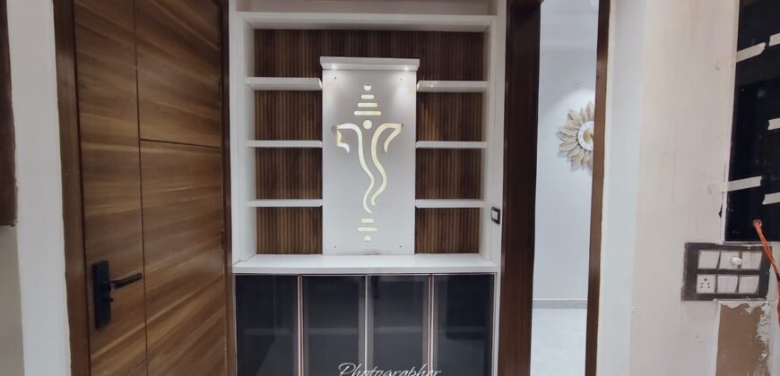 3 BHK Flat with Parking in Uttam Nagar Near Metro