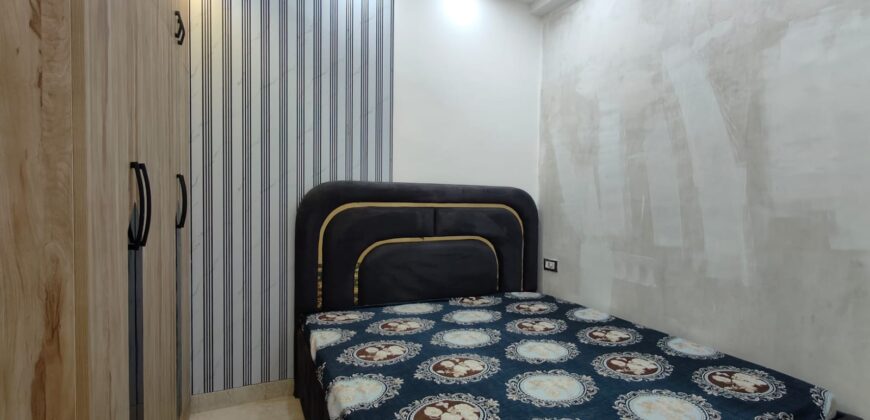 Corner 3 BHK Flat in Dwarka Mor | Spacious & Ventilated