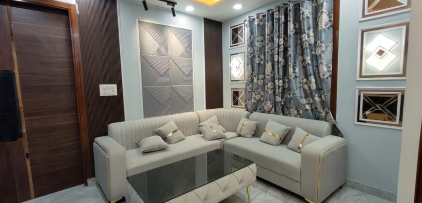 Freehold 2 BHK Flat in Dwarka Mor with Easy Loan