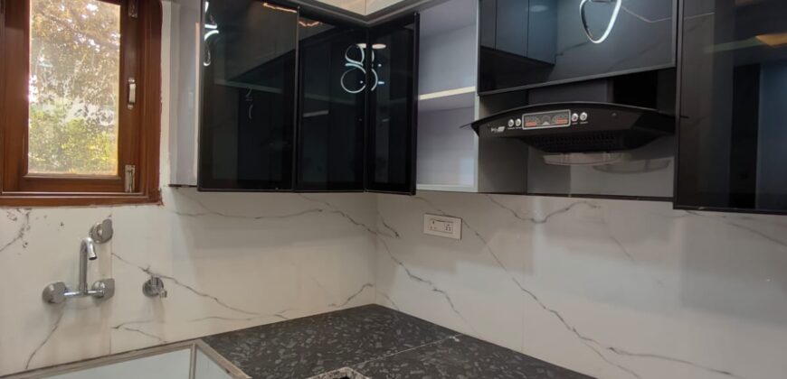 Freehold 2 BHK Flat in Dwarka Mor with Easy Loan