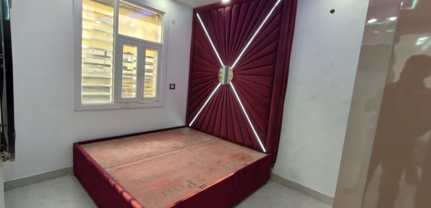 Freehold 3 BHK Flat in Dwarka Mor | Ready Registry