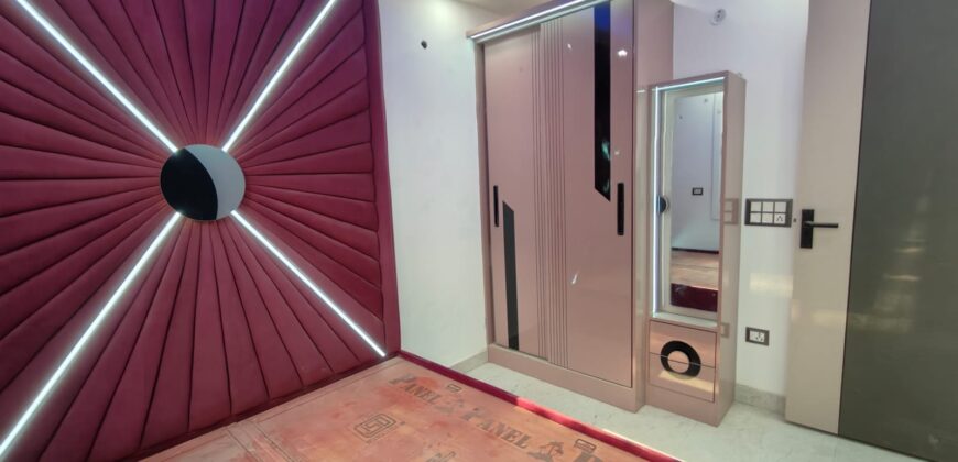 Freehold 3 BHK Flat in Dwarka Mor | Ready Registry