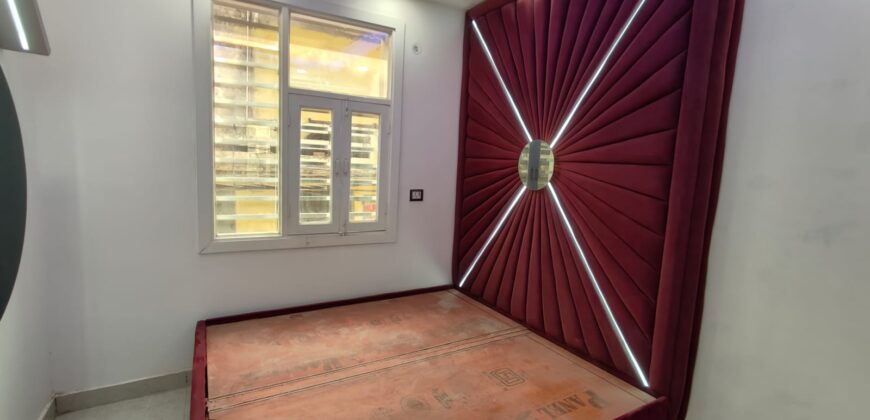 Freehold 3 BHK Flat in Dwarka Mor | Ready Registry