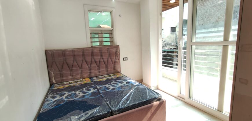 Freehold 3 BHK Flat in Dwarka Mor | Ready Registry