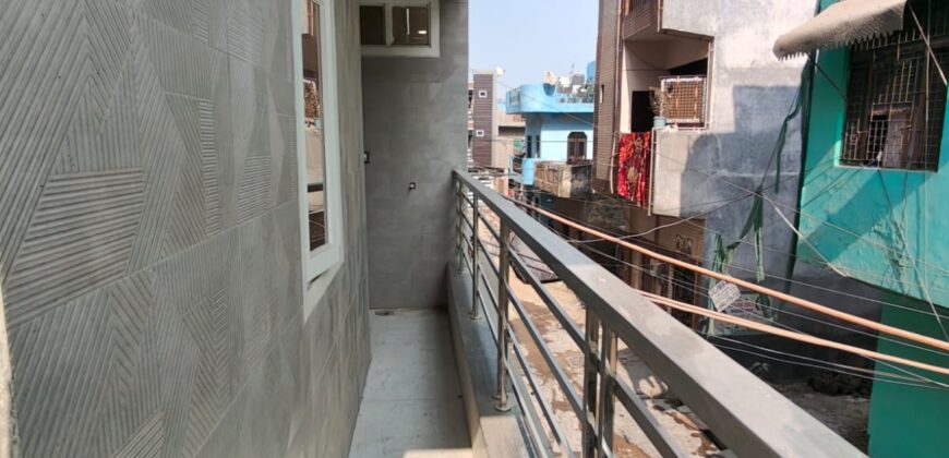 Freehold 3 BHK Flat in Dwarka Mor | Ready Registry