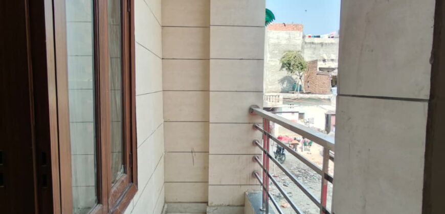 2 BHK Flat Near Metro in Dwarka Mor | Ideal for Family