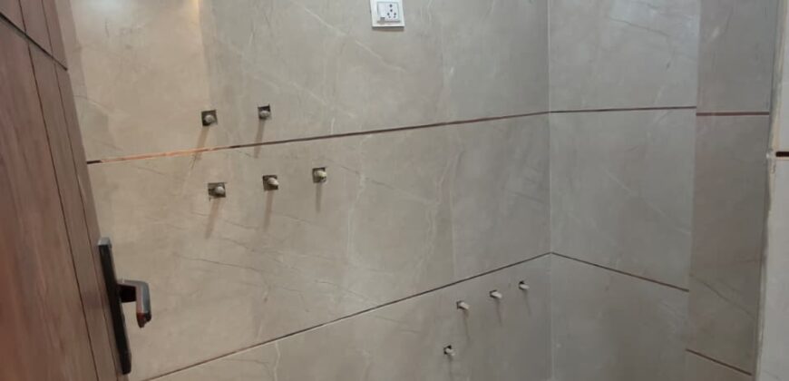 Spacious 3 BHK Flat in Uttam Nagar Near Dwarka Mor Metro