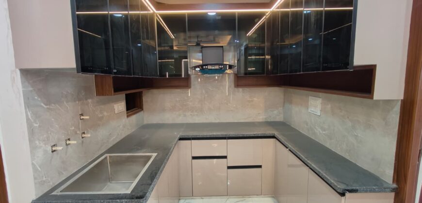 Spacious 3 BHK Flat in Uttam Nagar Near Dwarka Mor Metro