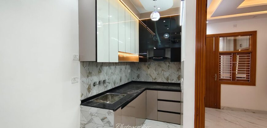 Prime Location 2 BHK Flat in Uttam Nagar West Delhi