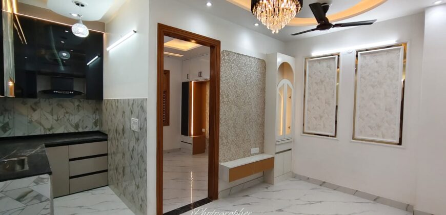 Prime Location 2 BHK Flat in Uttam Nagar West Delhi