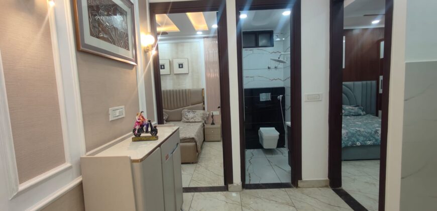 Affordable 3 BHK Flat in Uttam Nagar Near Dwarka Mor Metro