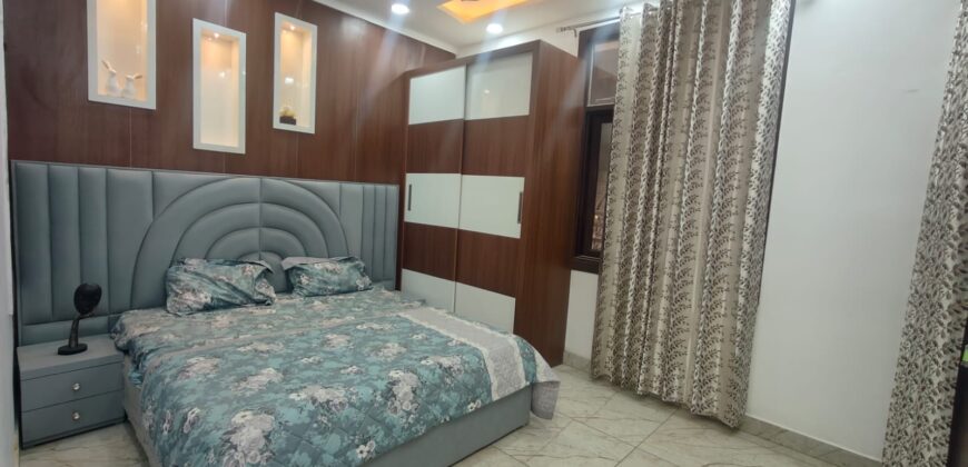 Affordable 3 BHK Flat in Uttam Nagar Near Dwarka Mor Metro