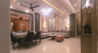 Spacious 4 bhk flat in uttam nagar for sale