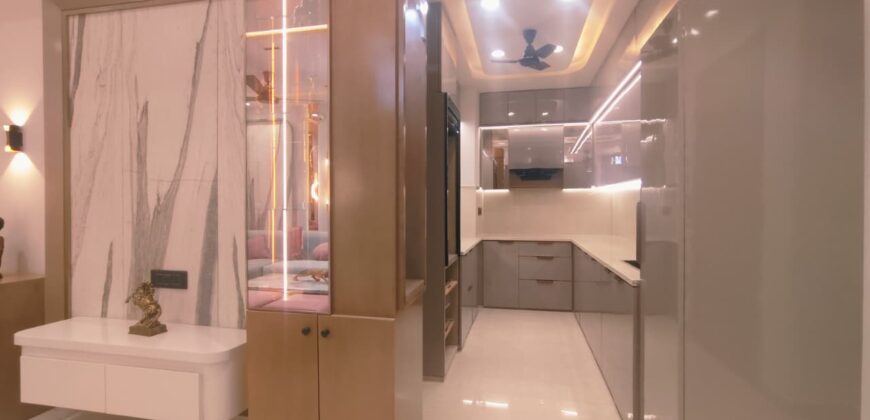 Spacious 4 bhk flat in uttam nagar for sale