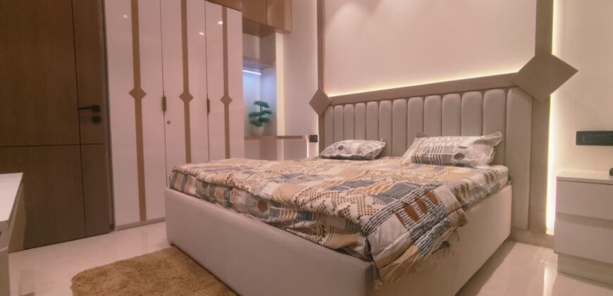 Spacious 4 bhk flat in uttam nagar for sale