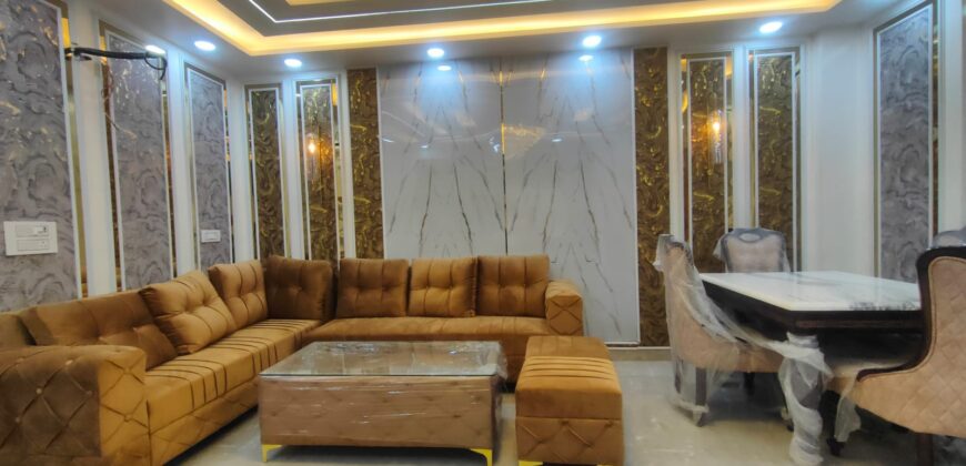 🏡 Independent 4 BHK Flat for Sale in West Delhi | Near Metro