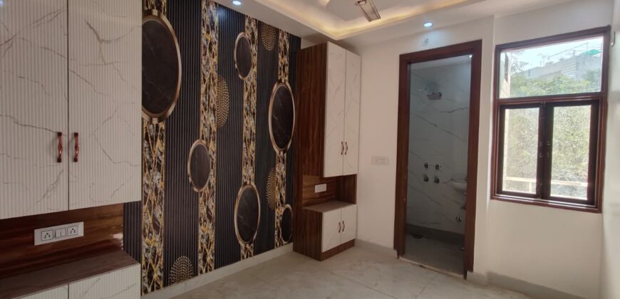 Front Side 2BHK Flats for Sale in Mohan Garden, Uttam Nagar, Delhi