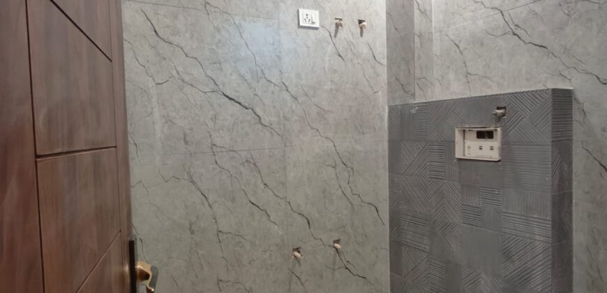 Affordable 2 BHK Flat in Mohan Garden, Uttam Nagar – Ready to Move