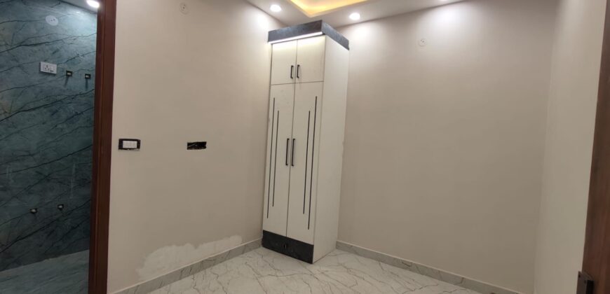 Modern 2 BHK Flat in Mohan Garden, Uttam Nagar, Delhi – Visit Now!
