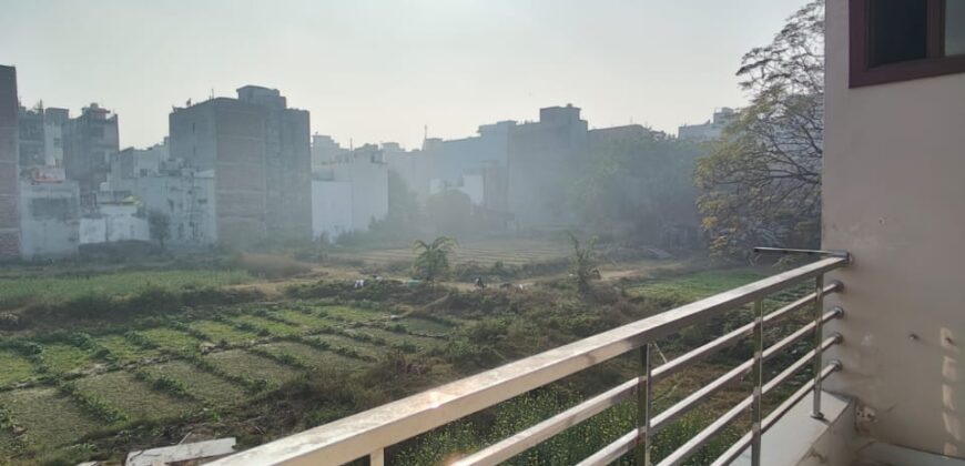 2BHK Flat for Sale in Mohan Garden, Delhi – Perfect View & Location