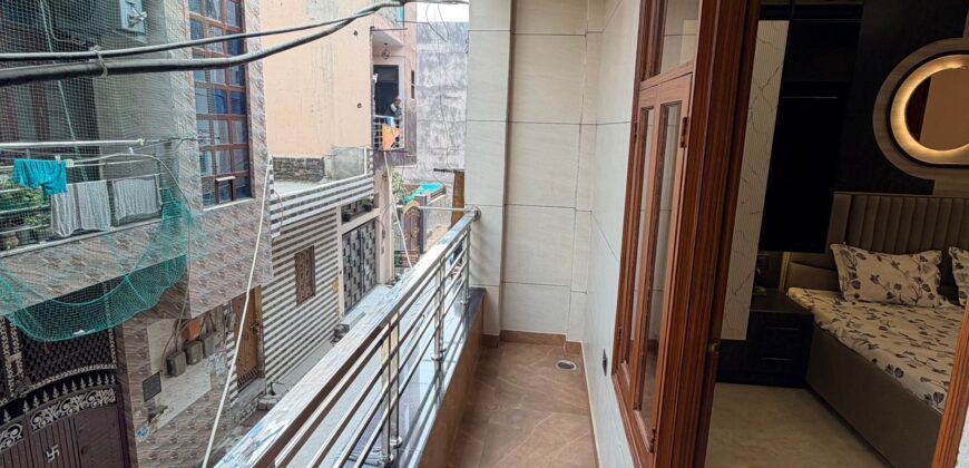 Premium 3 BHK Builder Floor for Sale in Ambika Enclave, Delhi