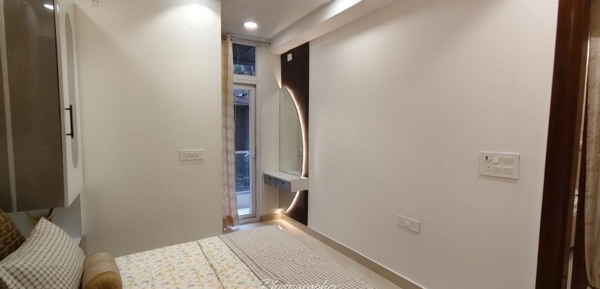 Front-Facing 3BHK Flat for Sale in Uttam Nagar, Delhi