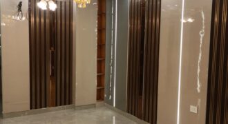 Spacious 4 BHK Flat in Dwarka, Delhi | Close to Tara Nagar, Old Palam