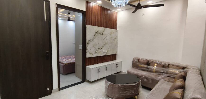 Spacious 2 BHK Flat in Mohan Garden, Rama Park Road