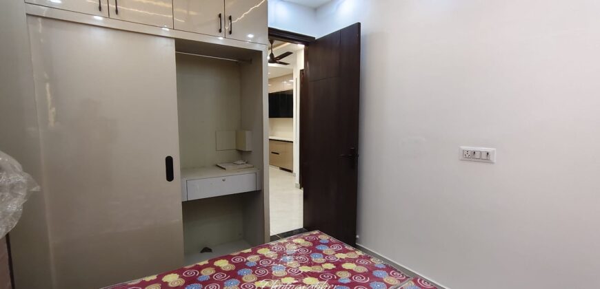 Spacious 2 BHK Flat in Mohan Garden, Rama Park Road