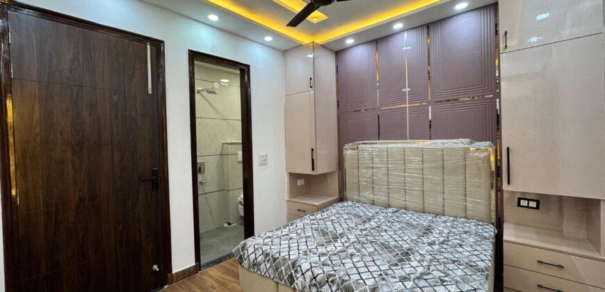 Spacious 3 BHK Flat for Sale in Dwarka Mor, Delhi – Gated Community