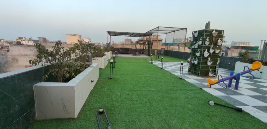 Spacious 3 BHK with Beautiful Terrace Garden in Delhi