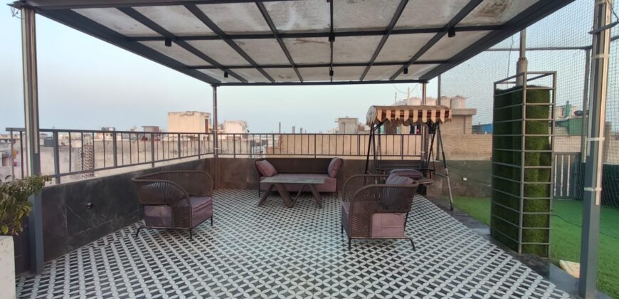 Spacious 3 BHK with Beautiful Terrace Garden in Delhi
