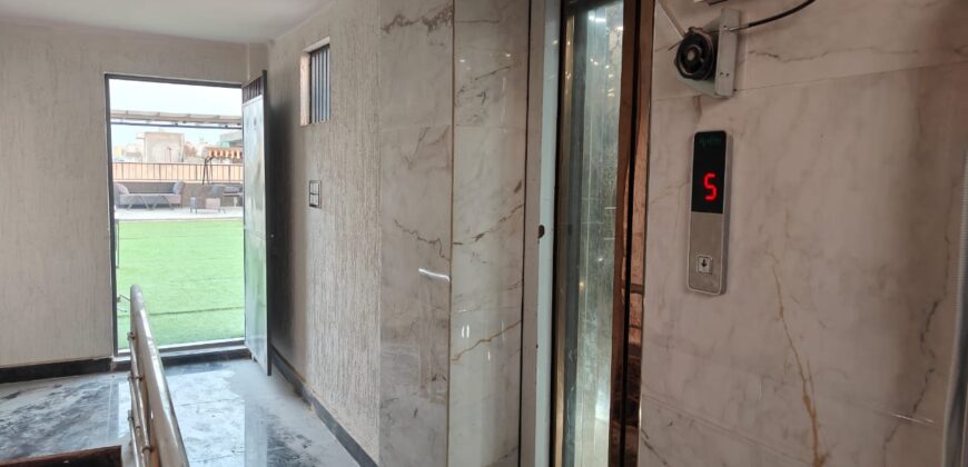 Spacious 3 BHK with Beautiful Terrace Garden in Delhi