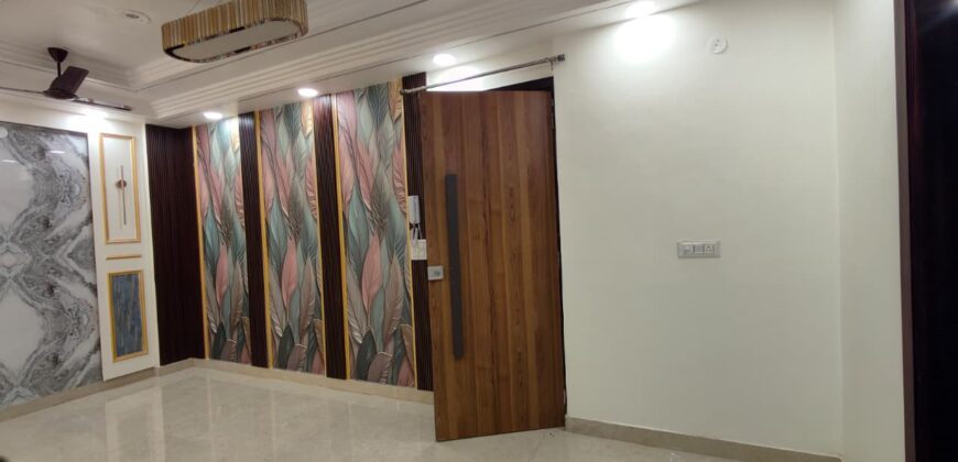 3 BHK Flats in Mohan Garden, Uttam Nagar | Flat for Sale