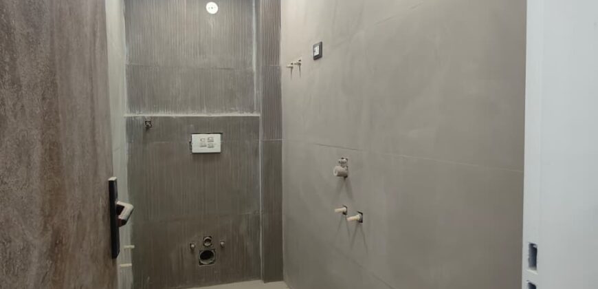 Front Side 3BHK Flat in Mohan Garden, Uttam Nagar, Delhi