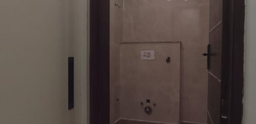 3 BHK Flat in Dwarka Mor with Lift & Car Parking