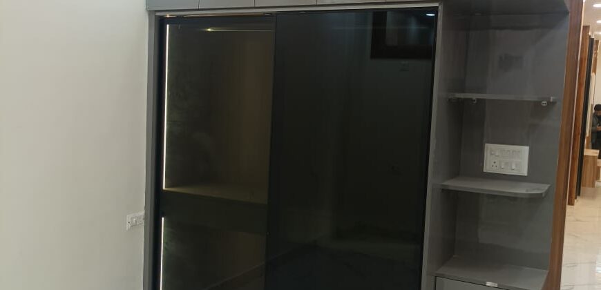 Spacious 4 BHK Flat in Dwarka, Delhi | Buy Flat in Dwarka