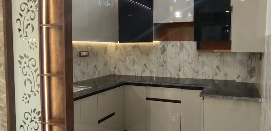 Ready to Move 3 BHK Flats in Om Vihar, Uttam Nagar – Delhi